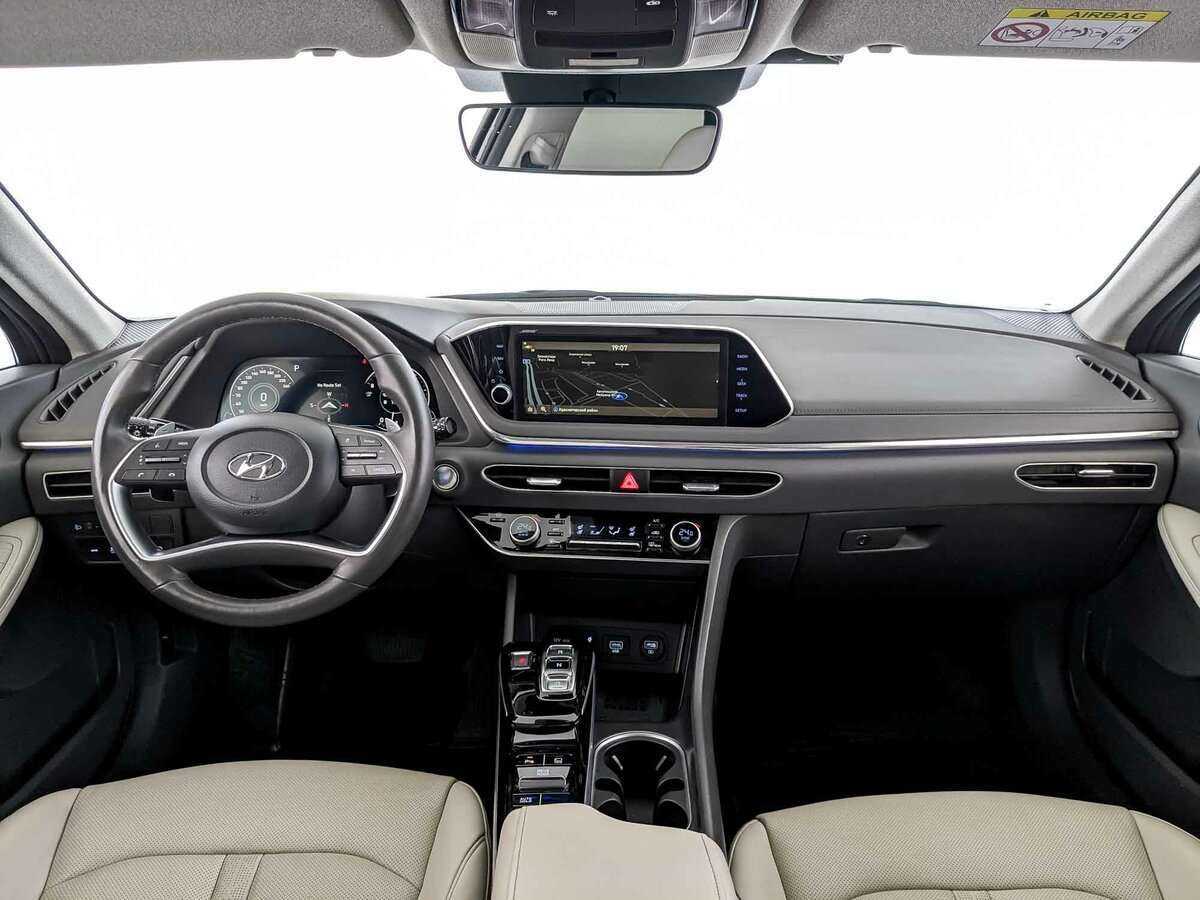 Hyundai Sonata с пробегом — 2022 год. Фото: #11