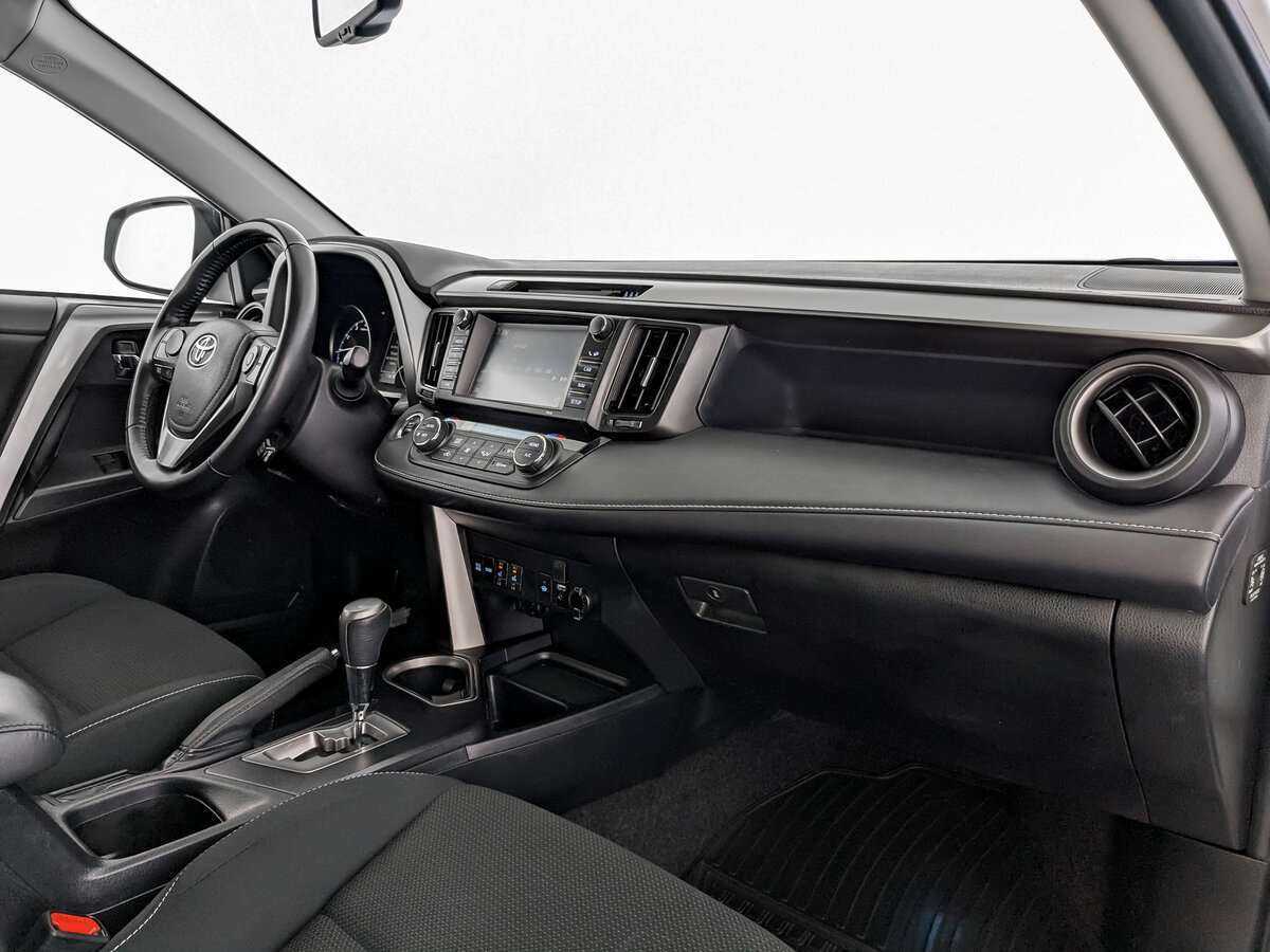 Toyota RAV4 с пробегом — 2019 год. Фото: #8