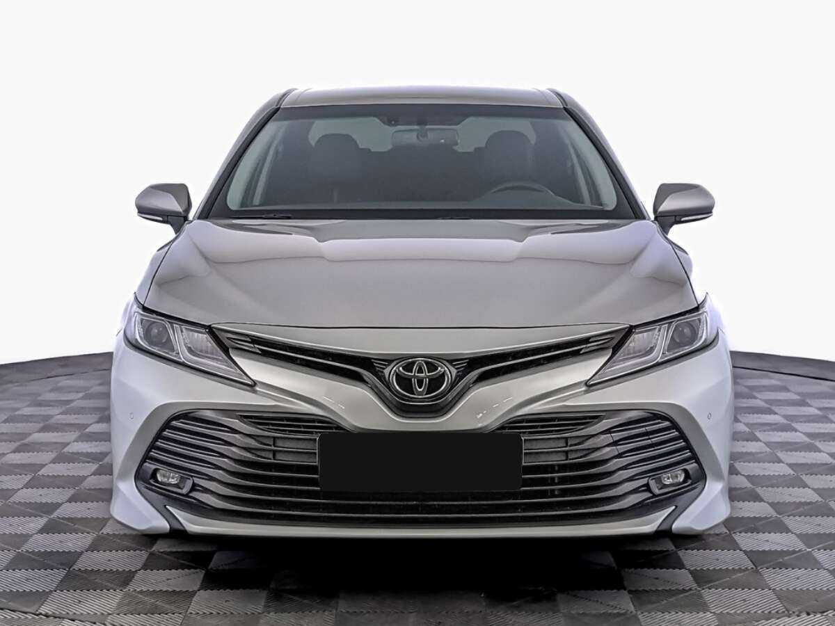Toyota Camry с пробегом — 2020 год. Фото: #1