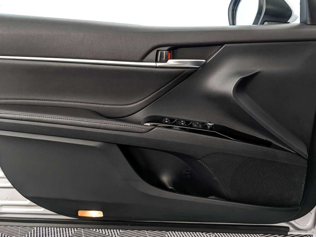 Toyota Camry с пробегом — 2020 год. Фото: #18