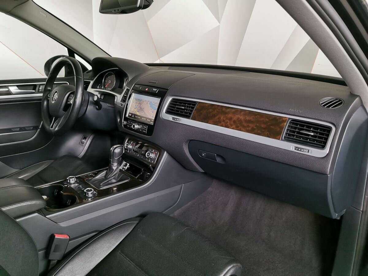 Volkswagen Touareg с пробегом — 2012 год. Фото: #8