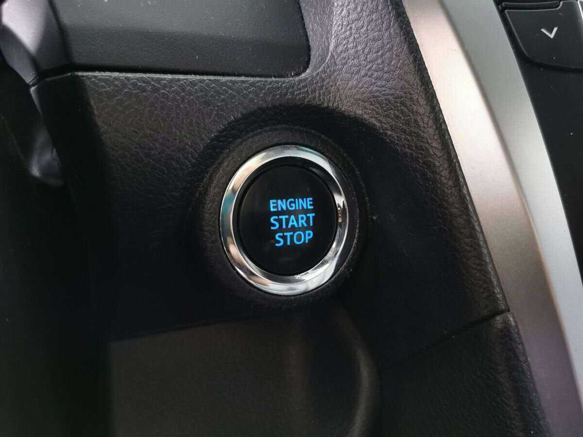 Toyota Camry с пробегом — 2016 год. Фото: #15