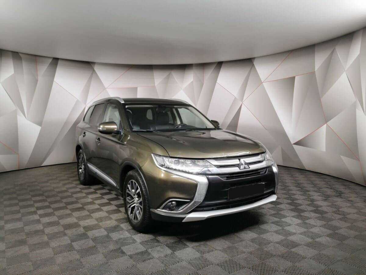 Mitsubishi Outlander с пробегом — 2018 год. Фото: #2