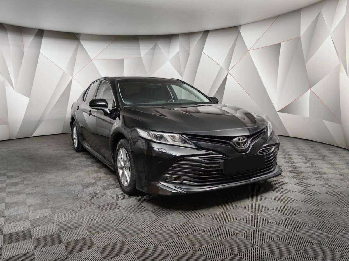 Toyota Camry с пробегом — 2019 год. Фото: #2