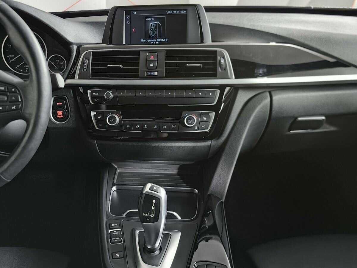 BMW 3 серии с пробегом — 2019 год. Фото: #10