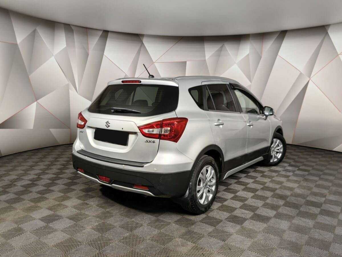 Suzuki SX4 с пробегом — 2021 год. Фото: #1
