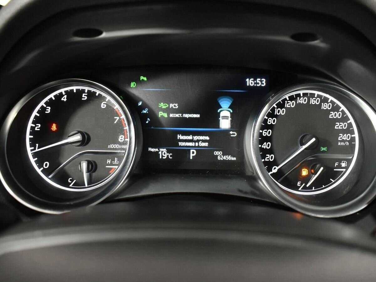 Toyota Camry с пробегом — 2020 год. Фото: #11