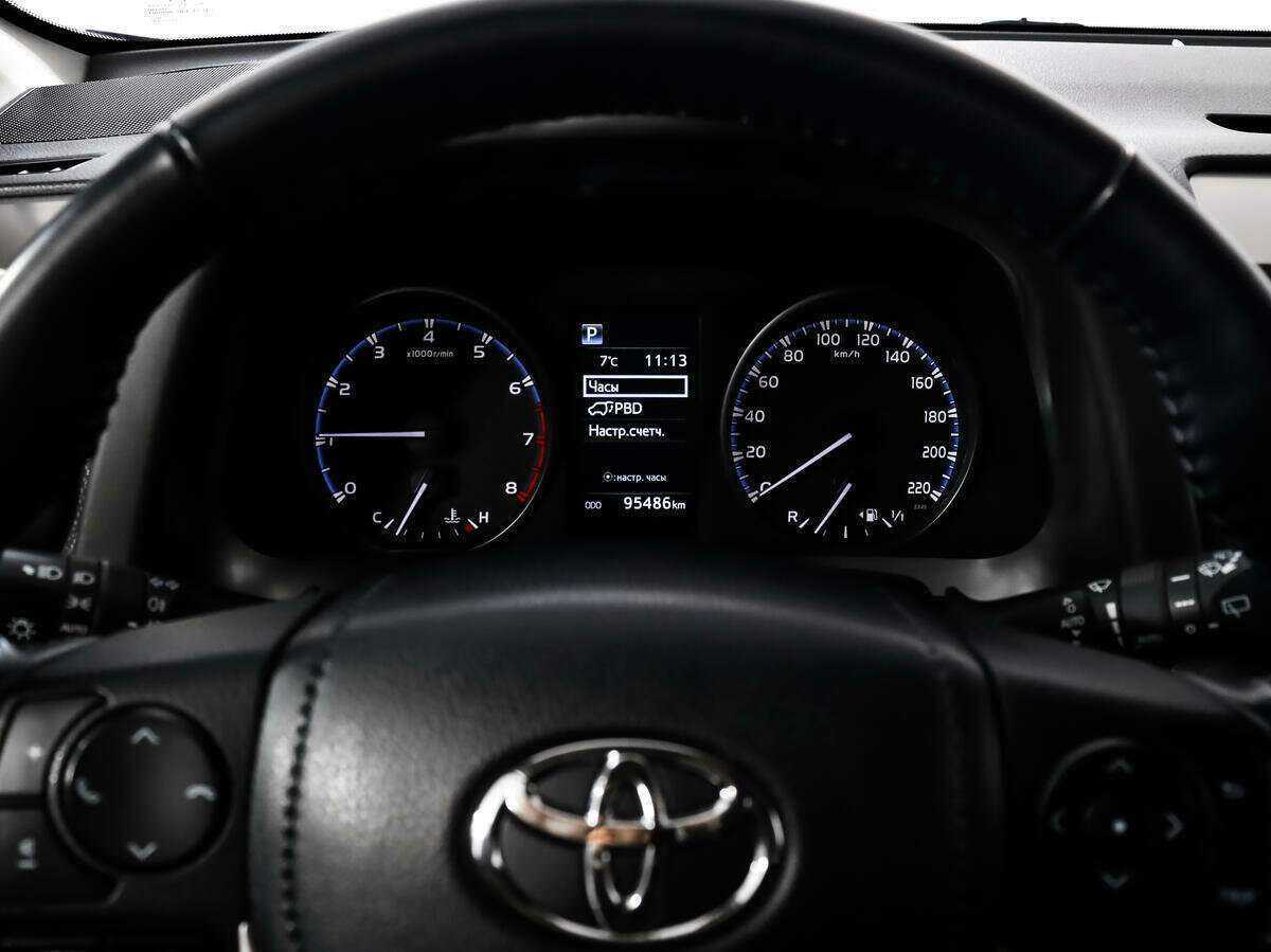 Toyota RAV4 с пробегом — 2016 год. Фото: #15
