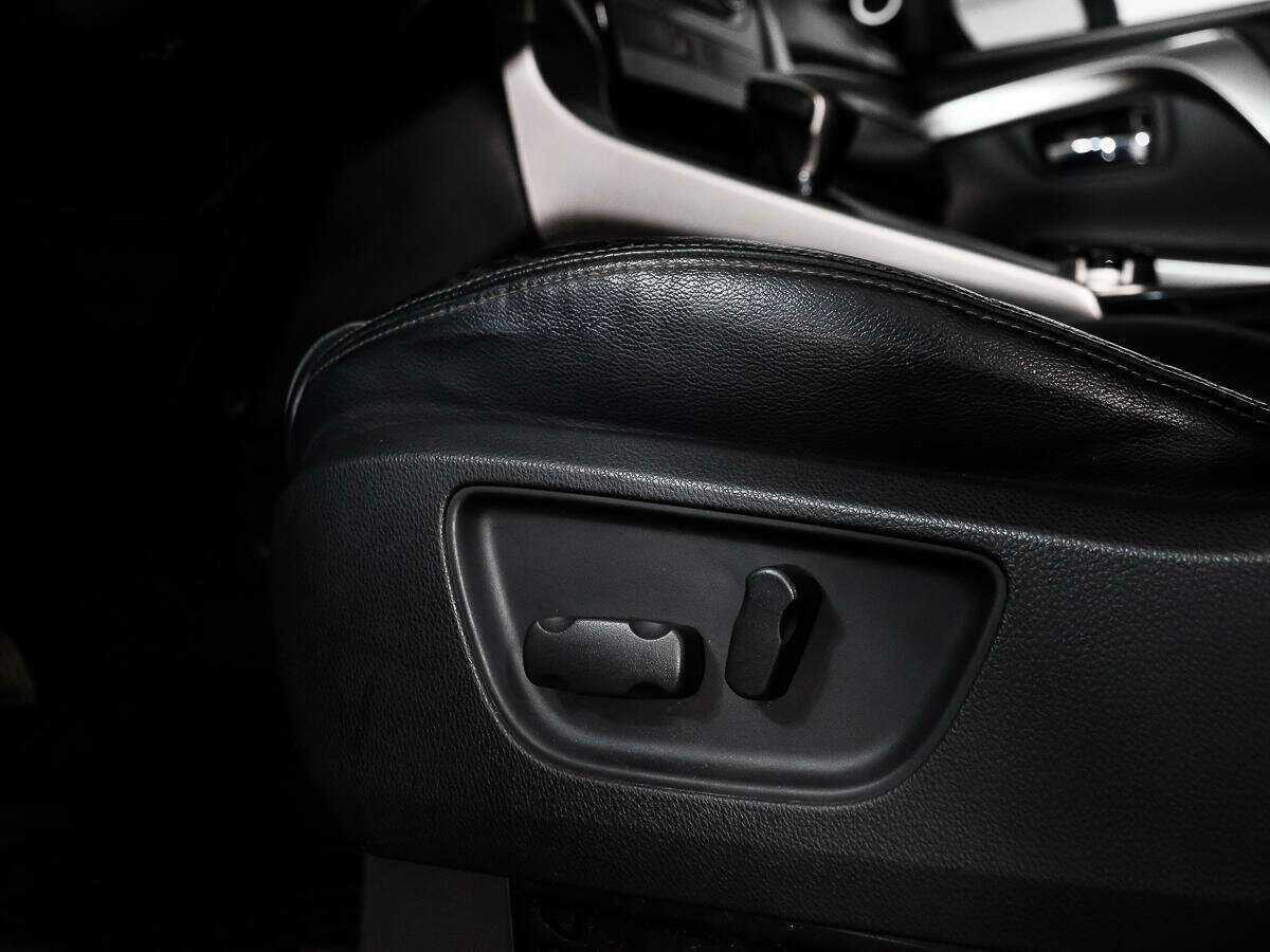 Mitsubishi Pajero Sport с пробегом — 2016 год. Фото: #8