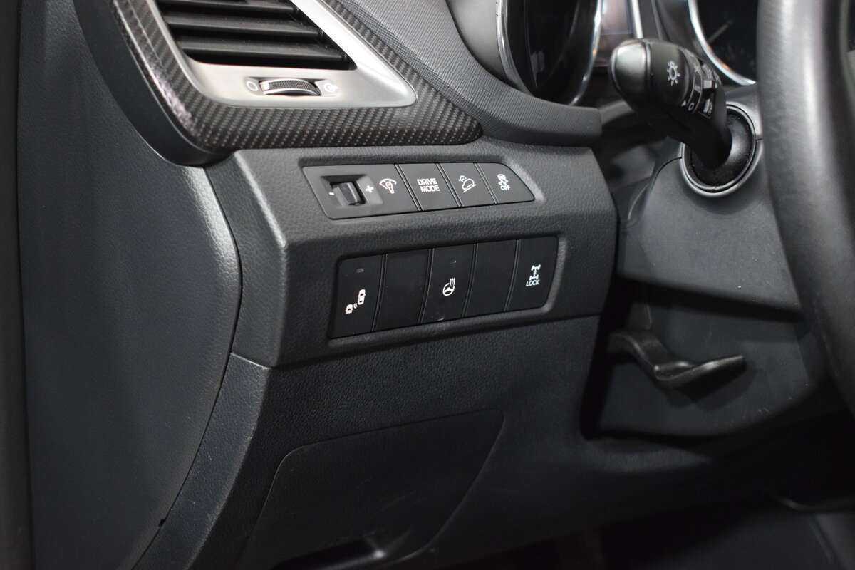 Hyundai Santa Fe с пробегом — 2016 год. Фото: #16