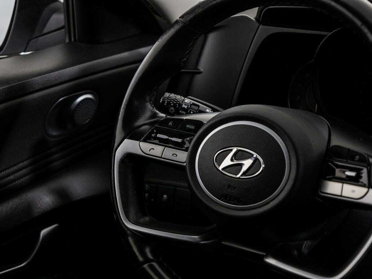 Hyundai Elantra с пробегом — 2020 год. Фото: #11