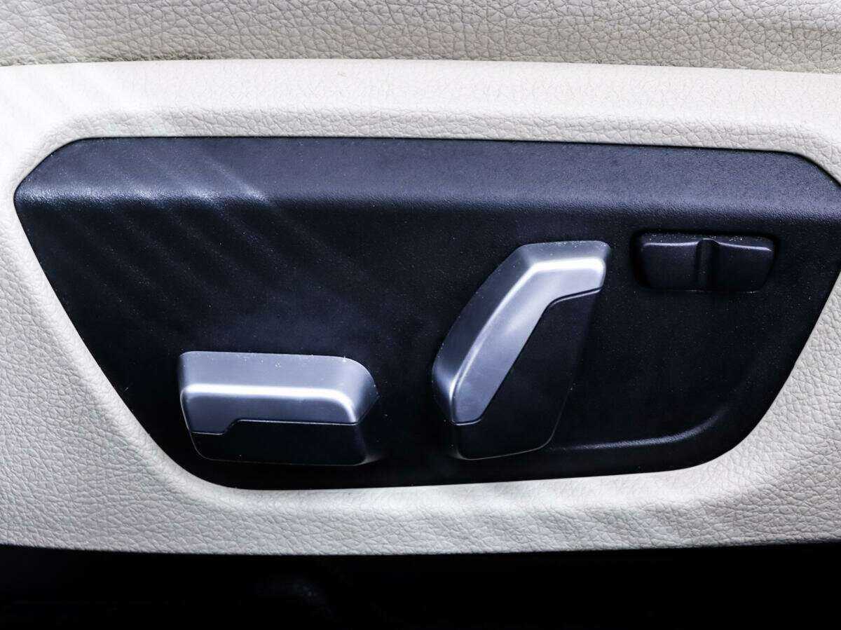 BMW 3 серии с пробегом — 2012 год. Фото: #18