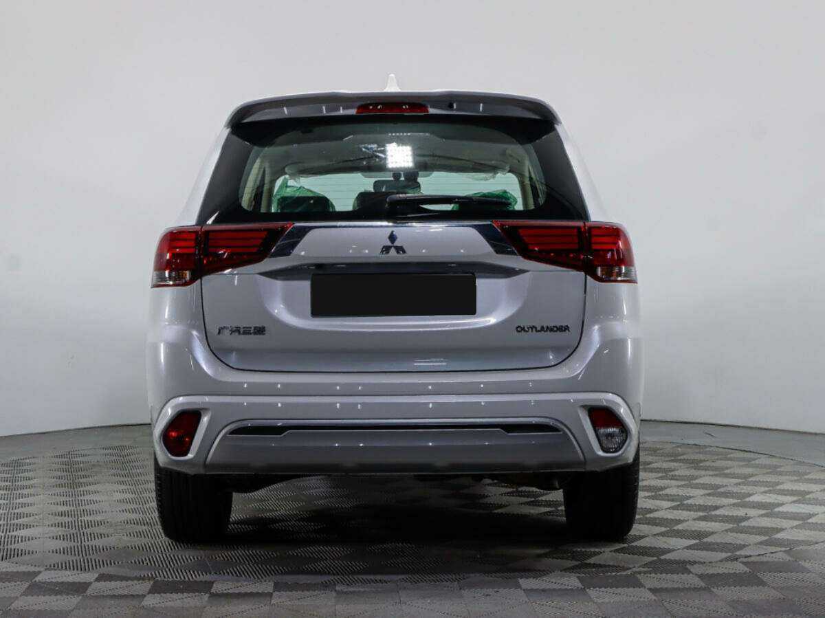 Mitsubishi Outlander с пробегом — 2022 год. Фото: #4