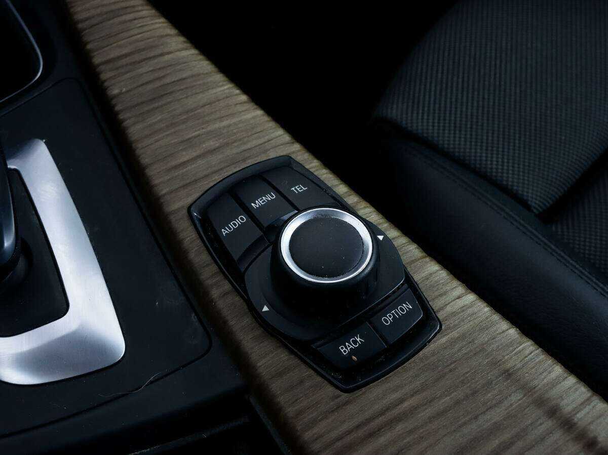 BMW 3 серии с пробегом — 2014 год. Фото: #10