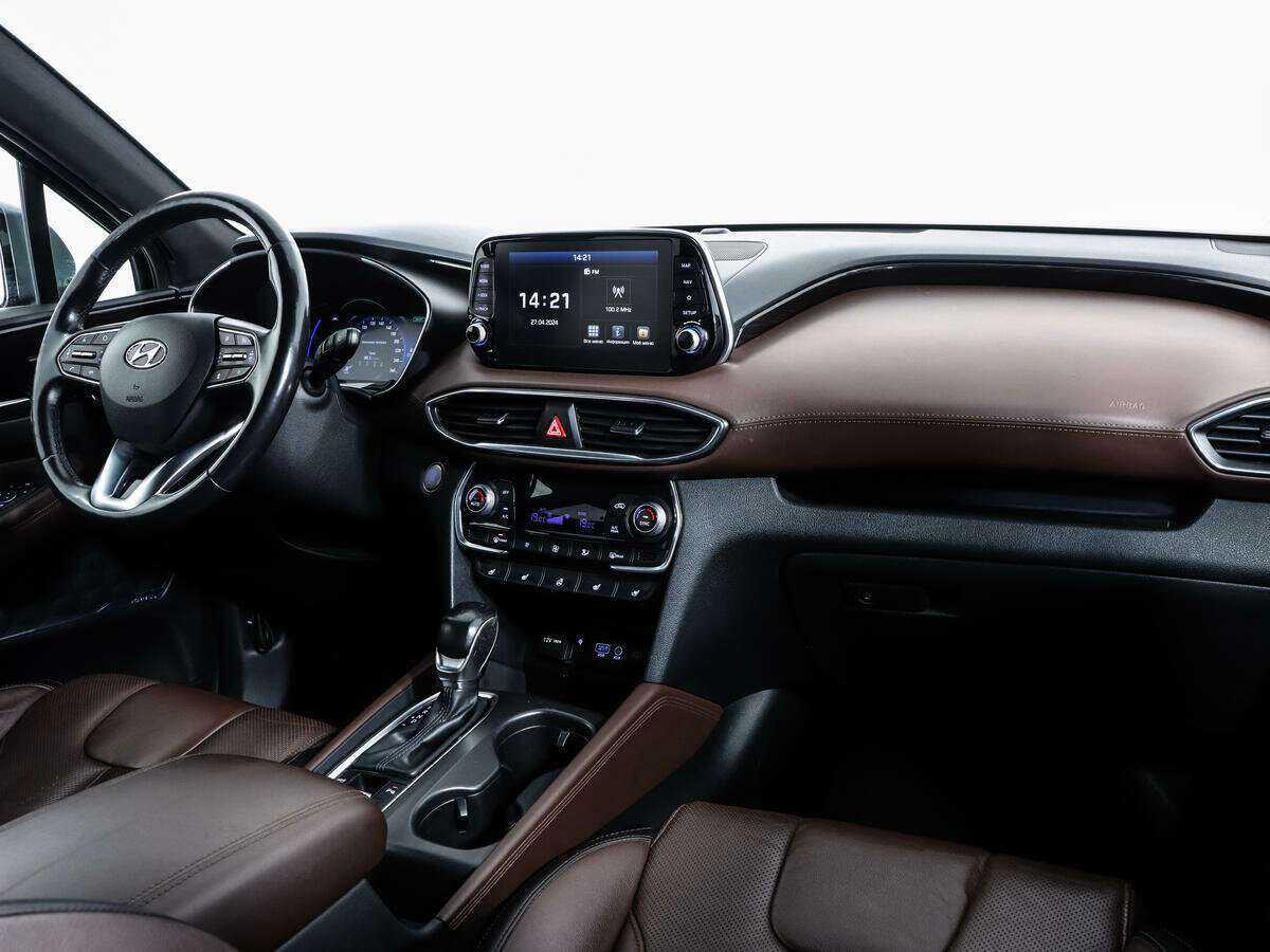 Hyundai Santa Fe с пробегом — 2018 год. Фото: #6