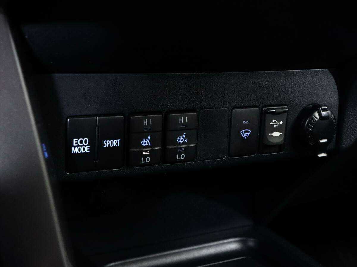 Toyota RAV4 с пробегом — 2017 год. Фото: #15