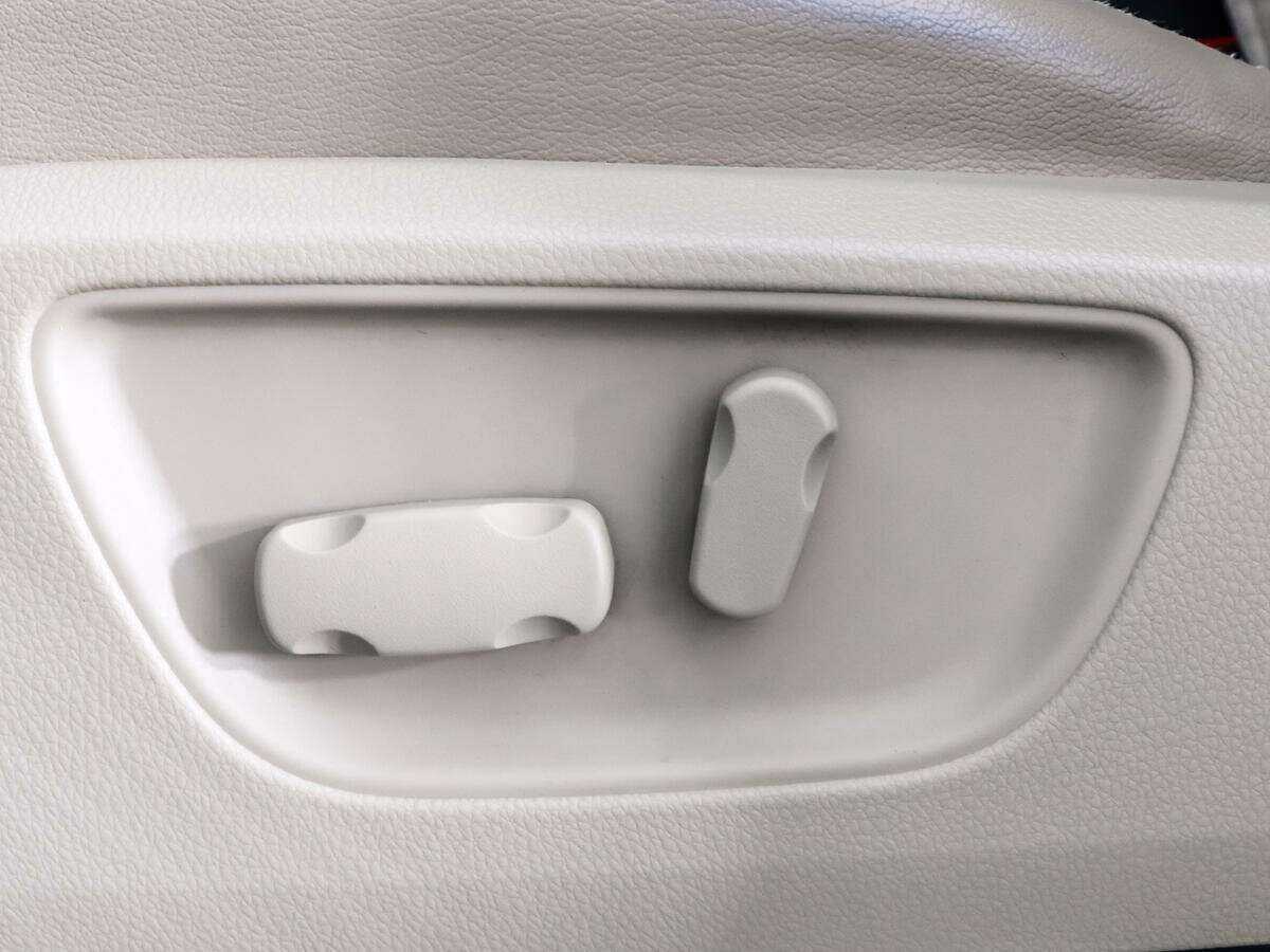 Mitsubishi Pajero Sport с пробегом — 2017 год. Фото: #11