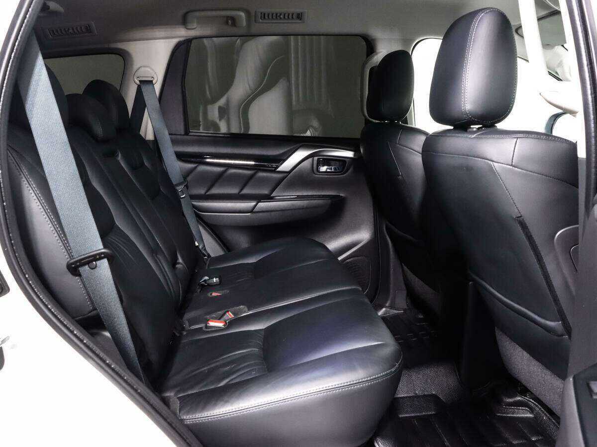 Mitsubishi Pajero Sport с пробегом — 2018 год. Фото: #8