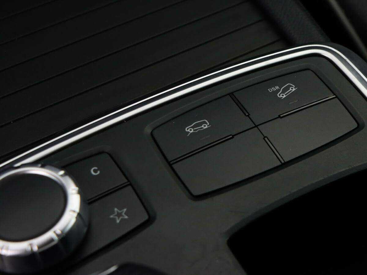 Mercedes-Benz M-Класс с пробегом — 2012 год. Фото: #11