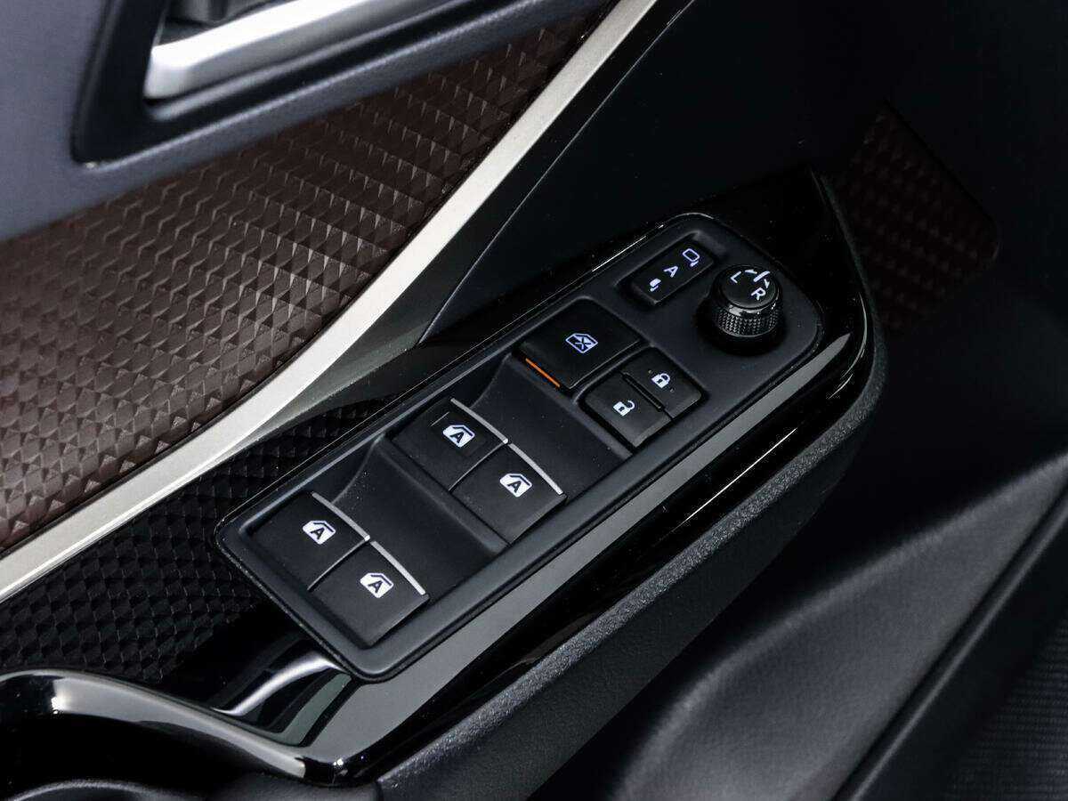 Toyota C-HR с пробегом — 2018 год. Фото: #20