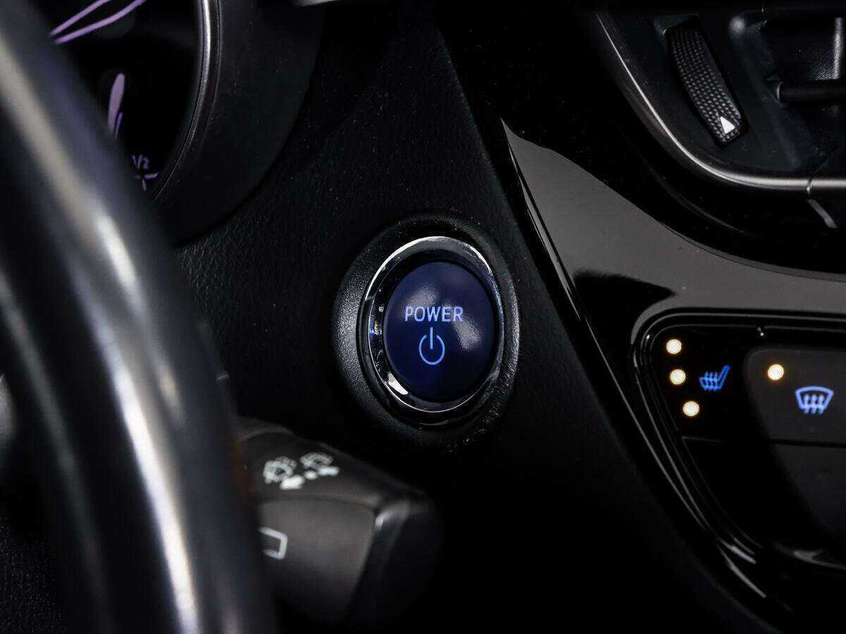 Toyota C-HR с пробегом — 2018 год. Фото: #21