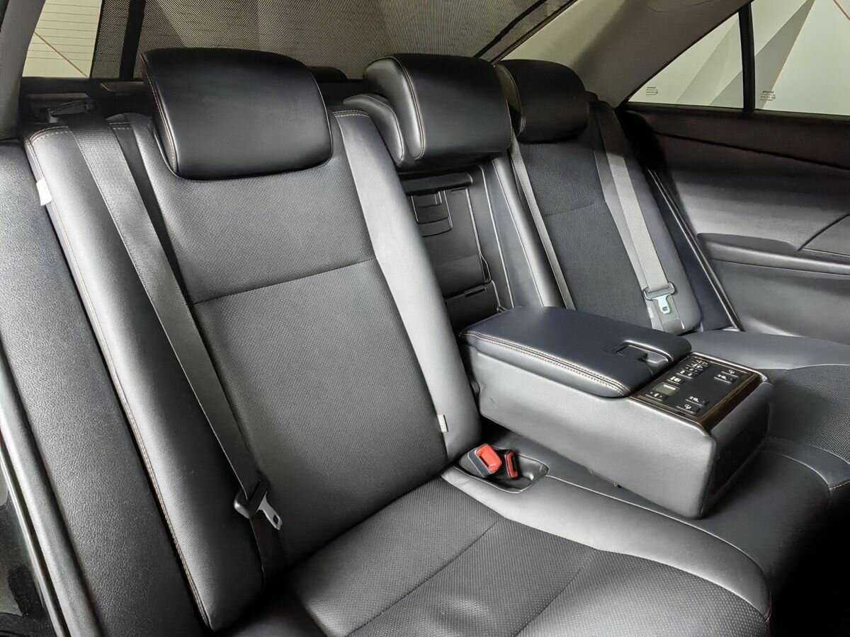 Toyota Camry с пробегом — 2017 год. Фото: #10