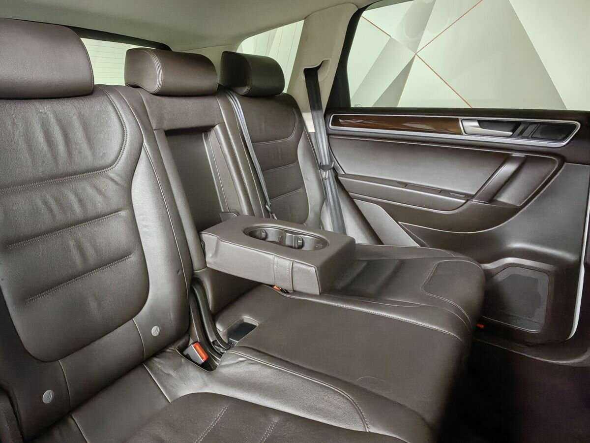 Volkswagen Touareg с пробегом — 2016 год. Фото: #12