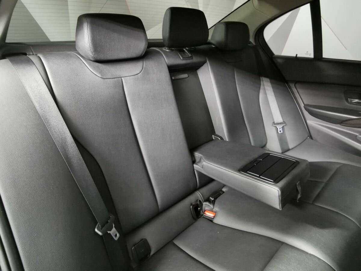 BMW 3 серии с пробегом — 2013 год. Фото: #12