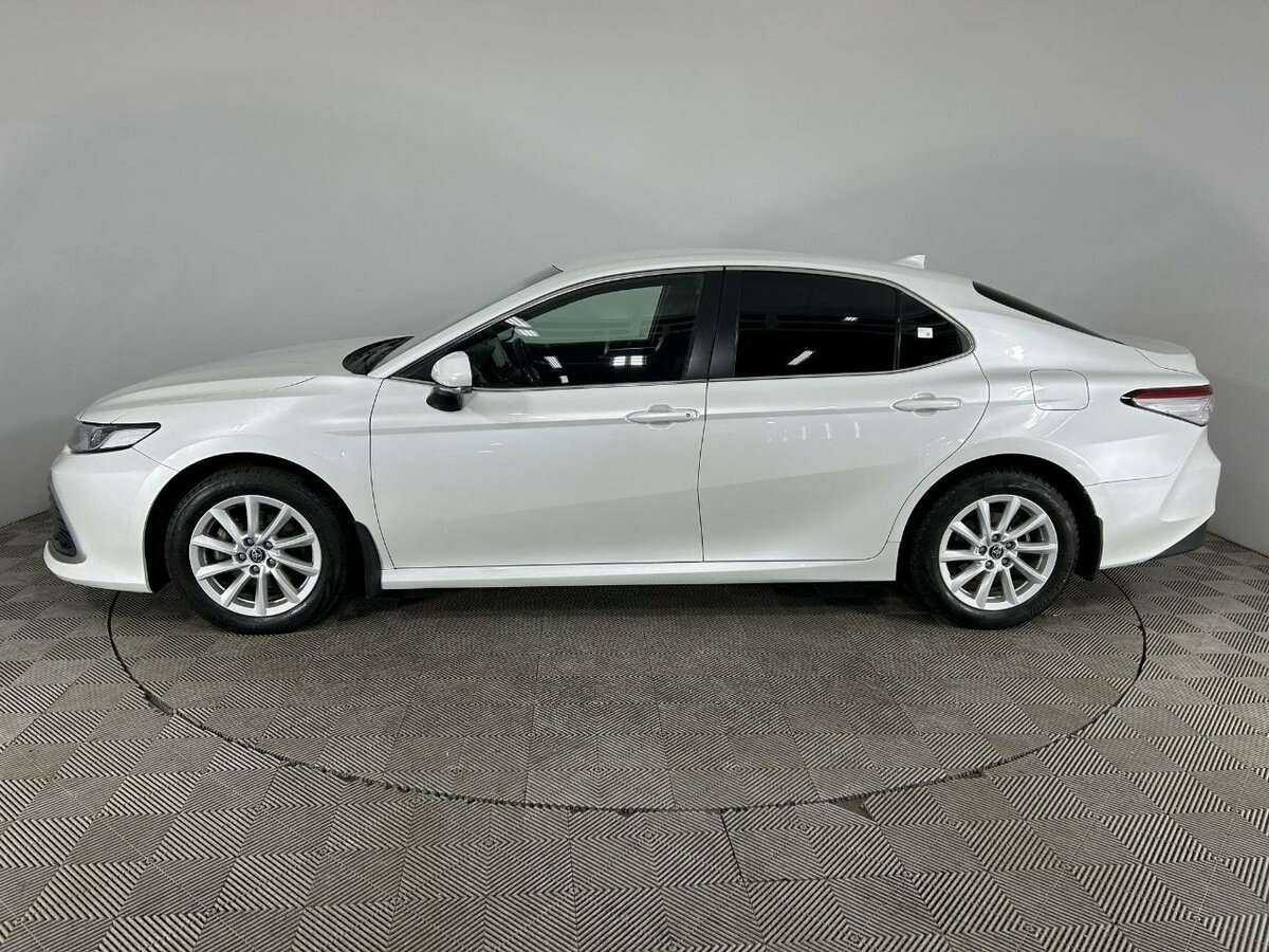 Toyota Camry с пробегом — 2021 год. Фото: #4