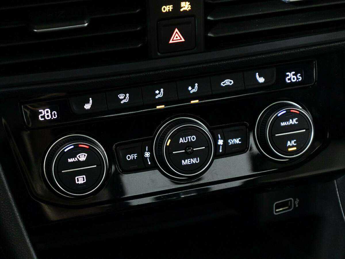 Volkswagen Jetta с пробегом — 2018 год. Фото: #16