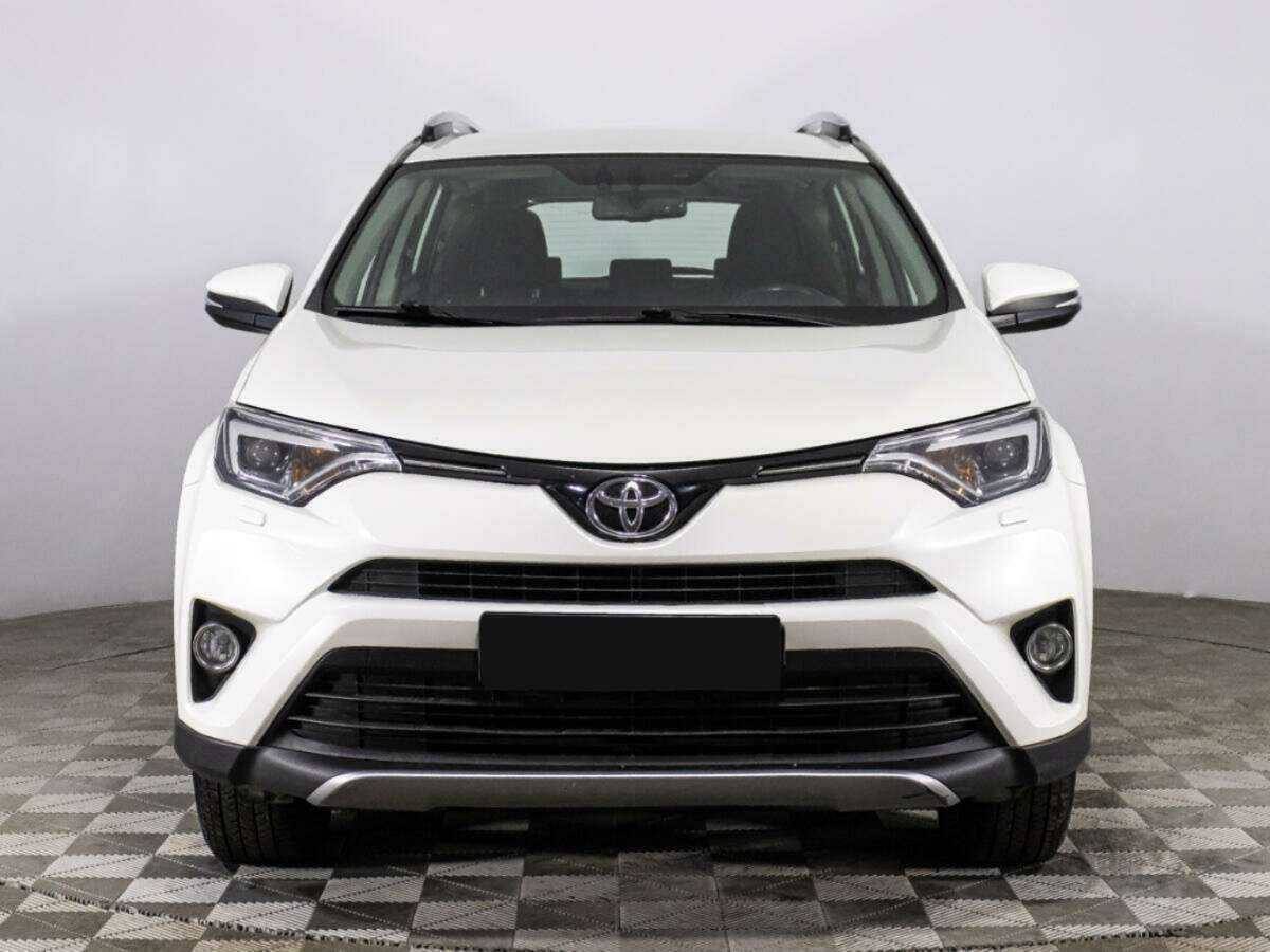 Toyota RAV4 с пробегом — 2017 год. Фото: #1