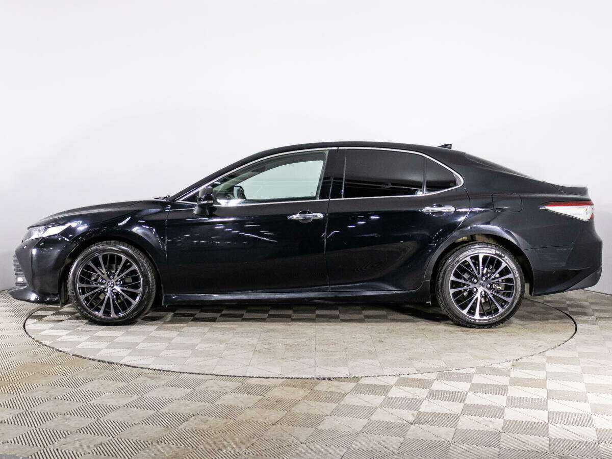 Toyota Camry с пробегом — 2018 год. Фото: #7