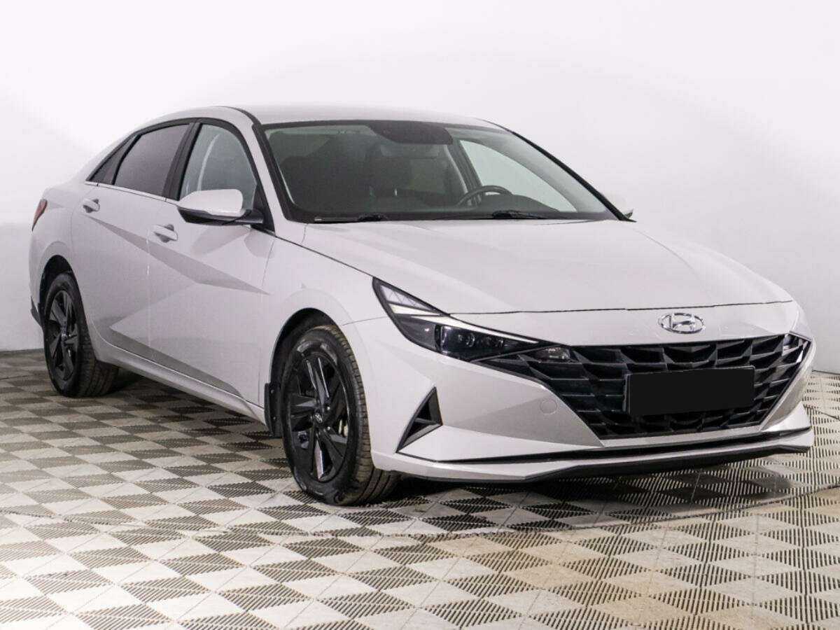 Hyundai Elantra с пробегом — 2021 год. Фото: #2