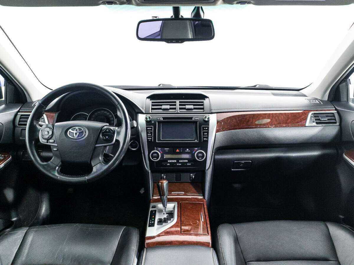 Toyota Camry с пробегом — 2013 год. Фото: #12