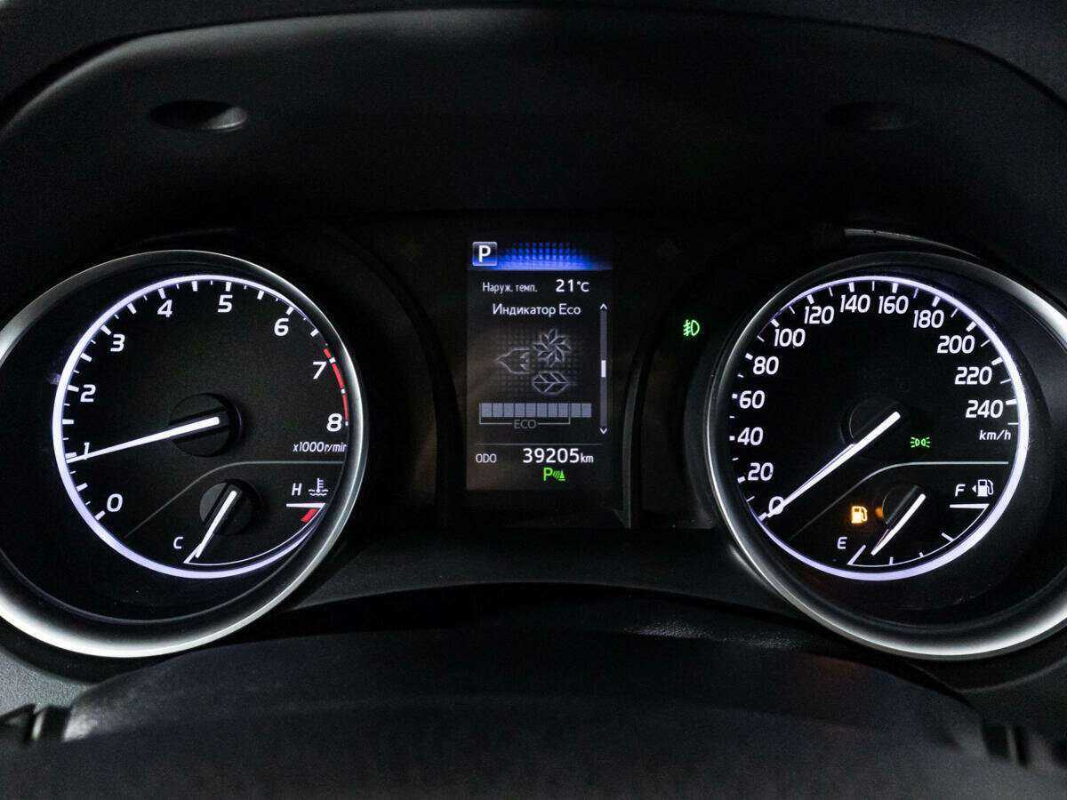 Toyota Camry с пробегом — 2019 год. Фото: #11