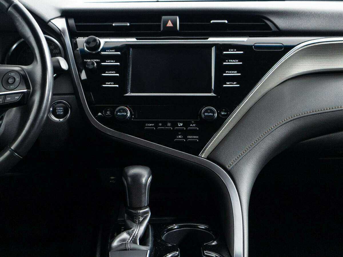 Toyota Camry с пробегом — 2019 год. Фото: #13