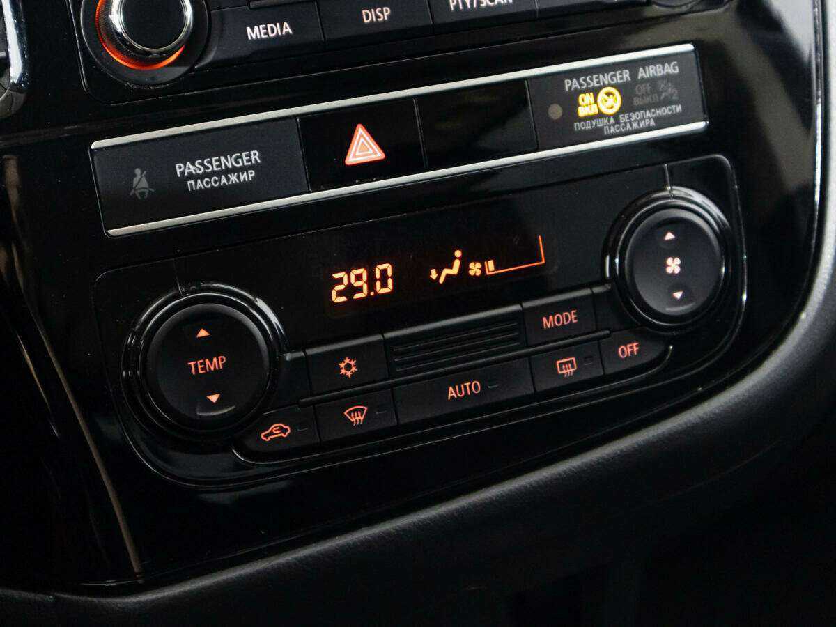 Mitsubishi Outlander с пробегом — 2019 год. Фото: #15