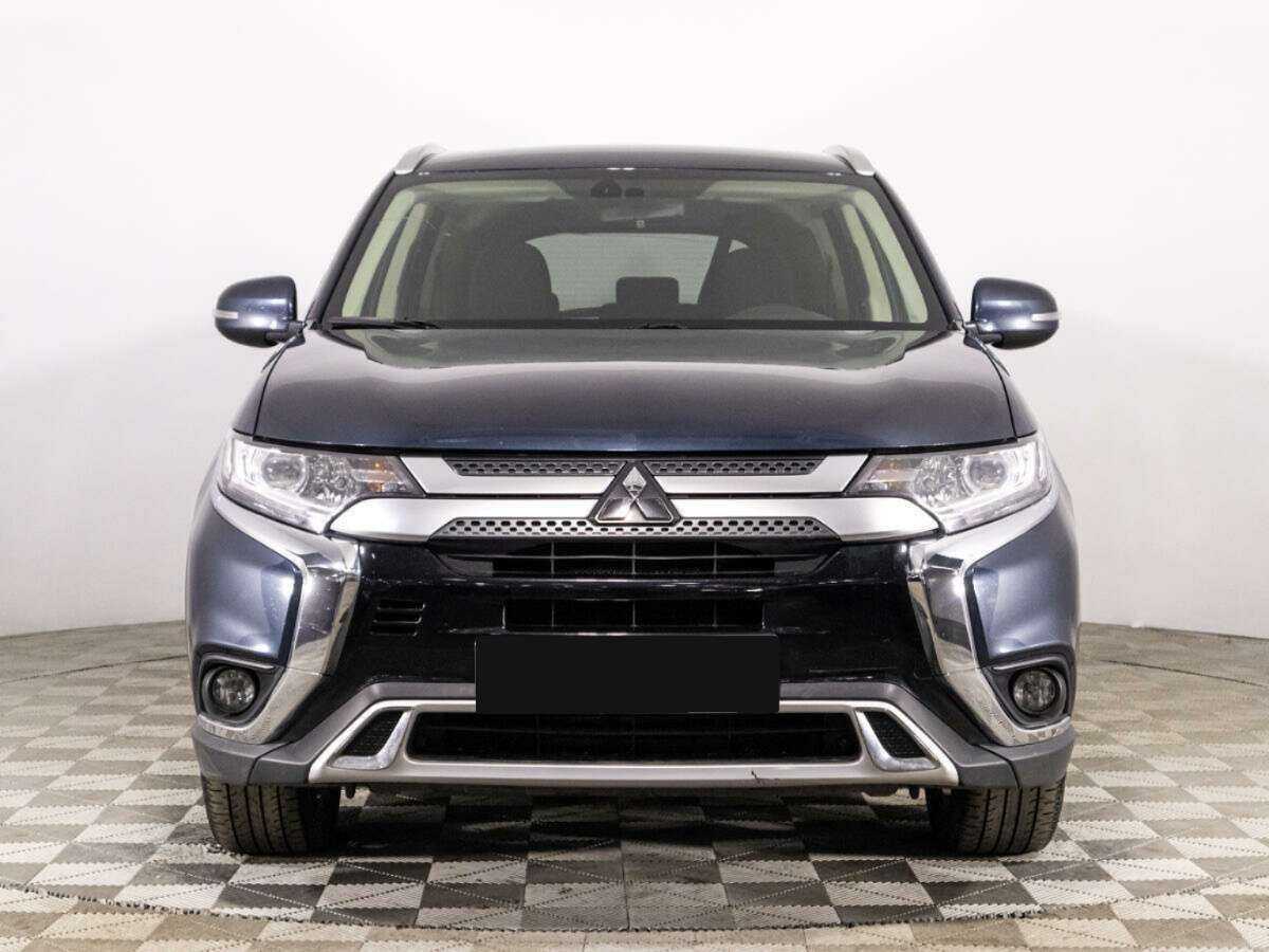 Mitsubishi Outlander с пробегом — 2019 год. Фото: #1