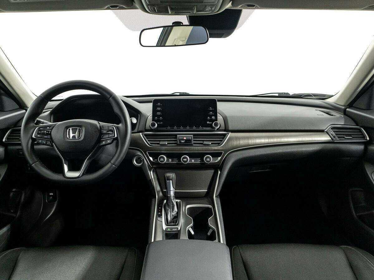 Honda Accord с пробегом — 2018 год. Фото: #12