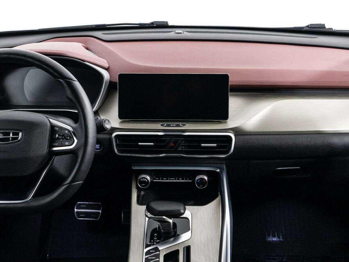 Geely Coolray с пробегом — 2023 год. Фото: #13