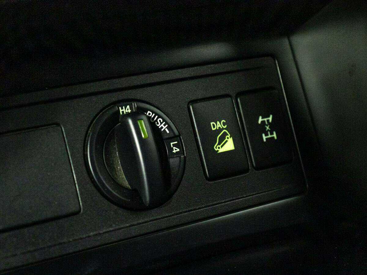 Toyota Land Cruiser Prado с пробегом — 2012 год. Фото: #13