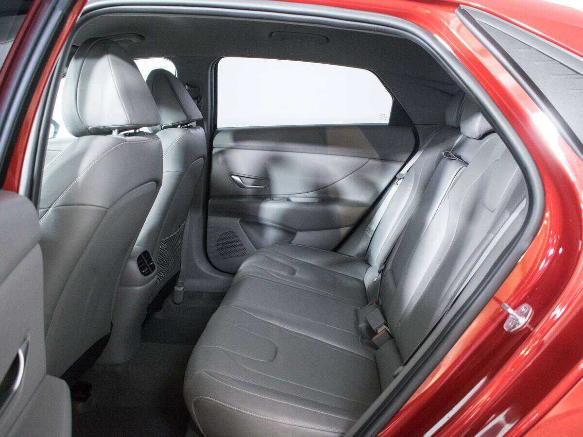 Hyundai Elantra с пробегом — 2021 год. Фото: #9