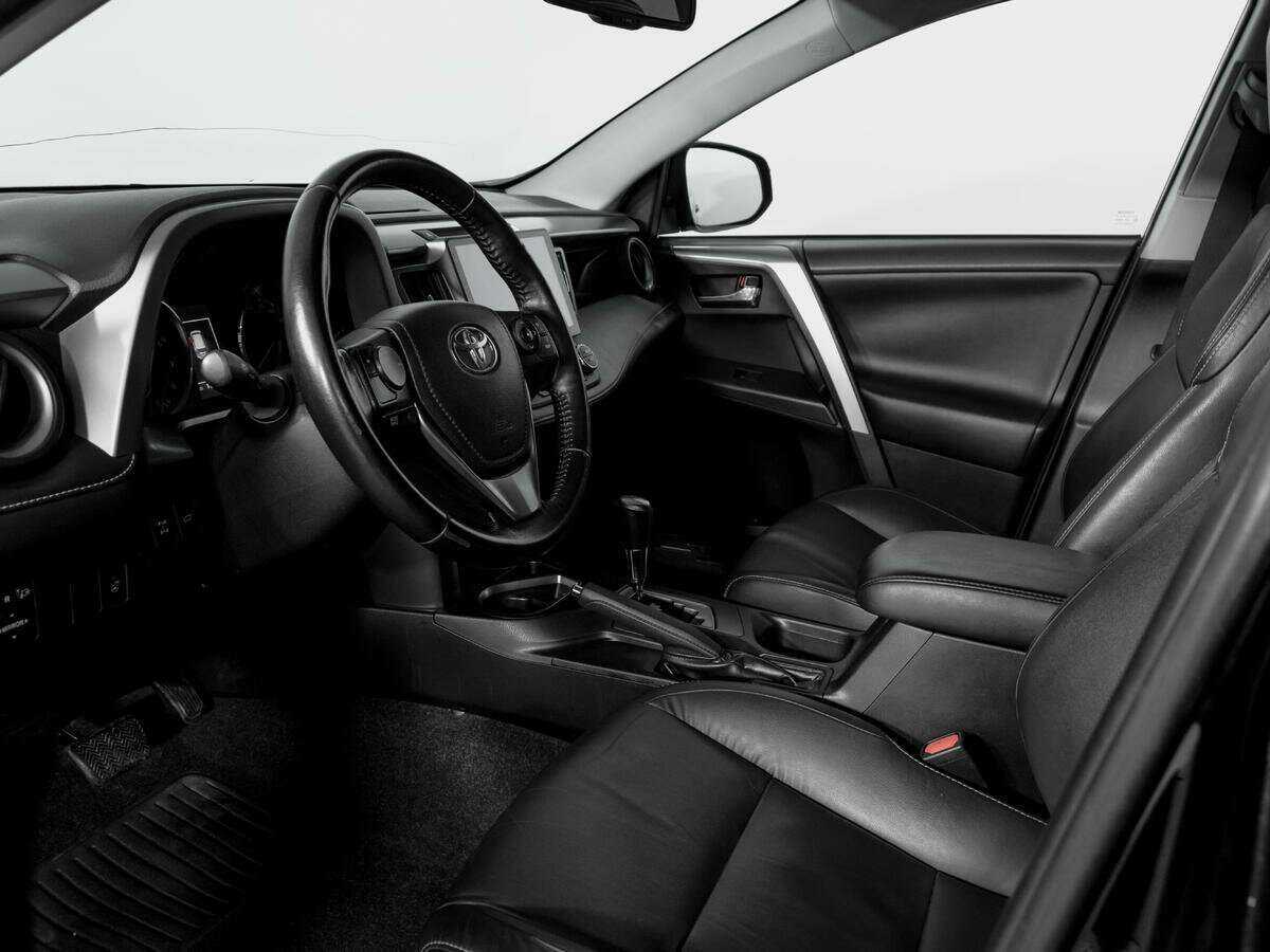 Toyota RAV4 с пробегом — 2016 год. Фото: #15