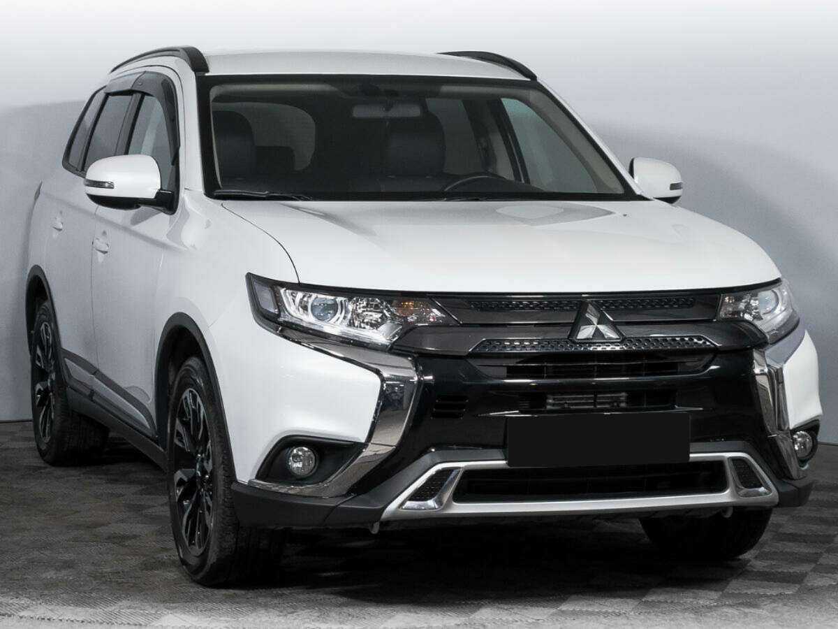 Mitsubishi Outlander с пробегом — 2021 год. Фото: #2