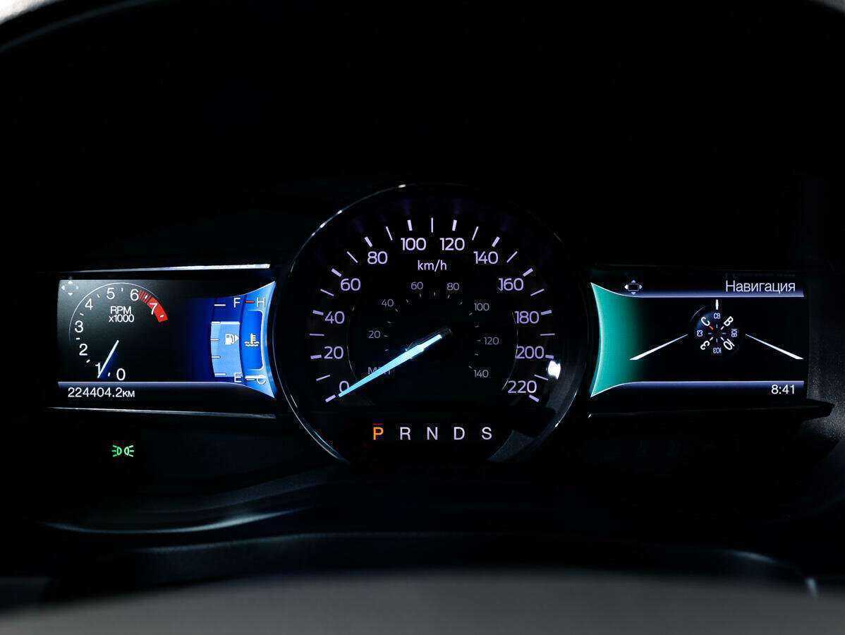 Ford Explorer с пробегом — 2015 год. Фото: #29