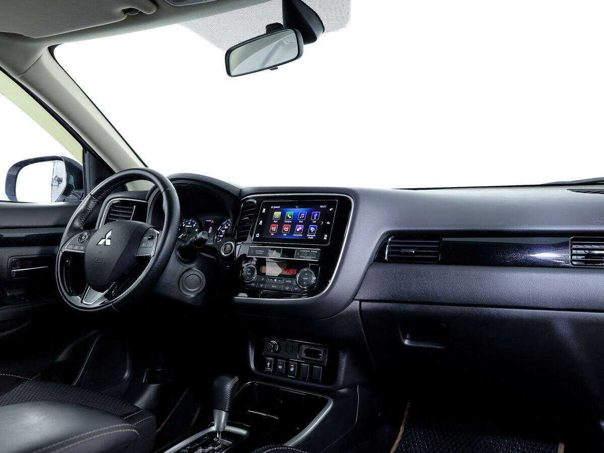 Mitsubishi Outlander с пробегом — 2018 год. Фото: #8