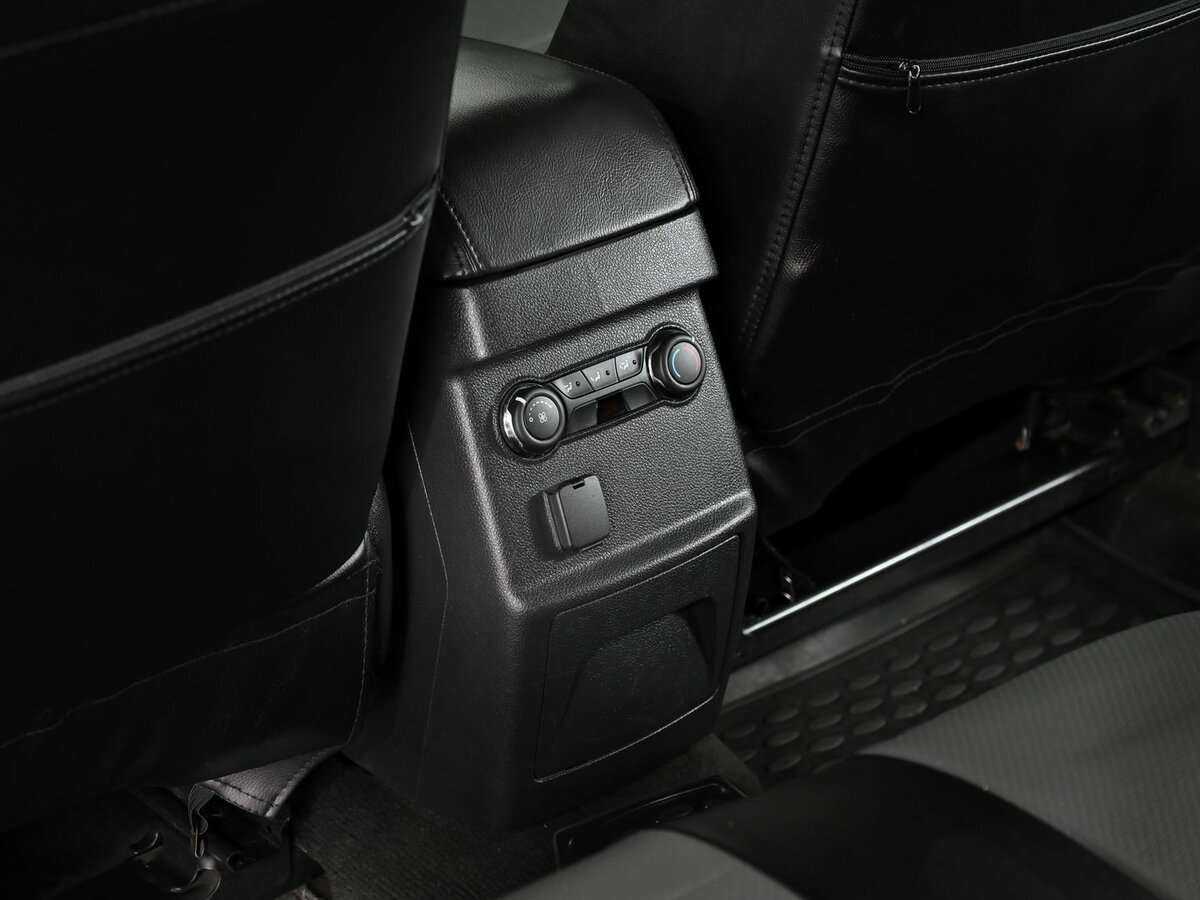 Ford Explorer с пробегом — 2014 год. Фото: #10