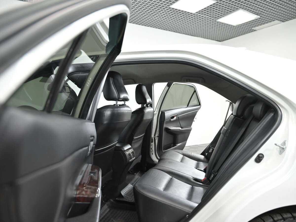 Toyota Camry с пробегом — 2017 год. Фото: #14