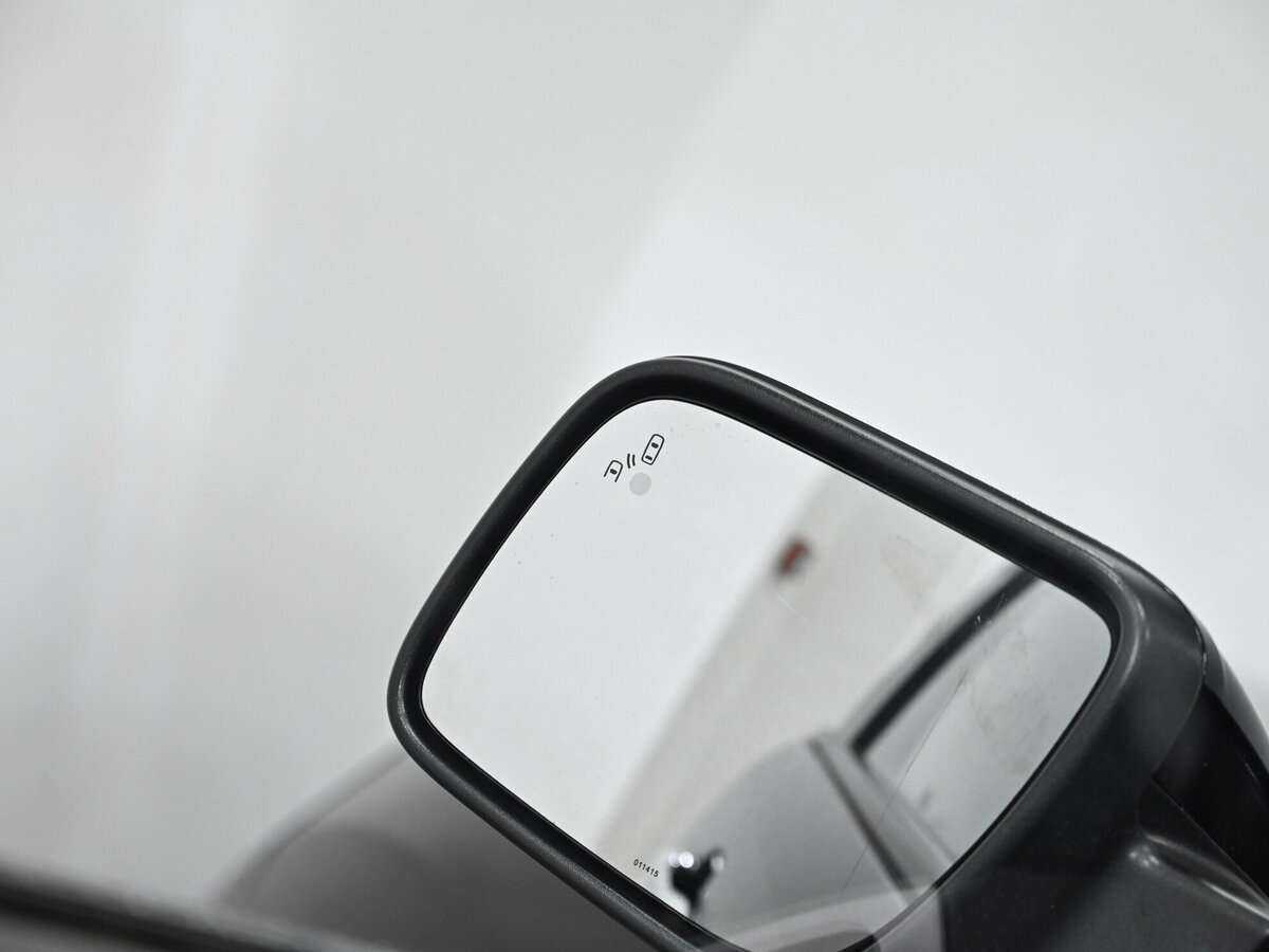 Ford Explorer с пробегом — 2015 год. Фото: #17