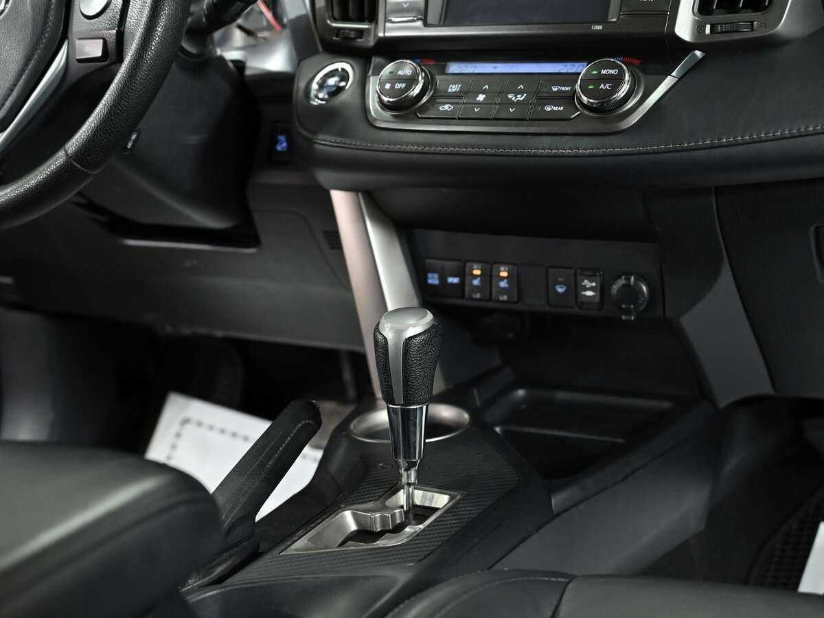 Toyota RAV4 с пробегом — 2013 год. Фото: #10